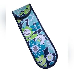 Thirty-one flat iron case